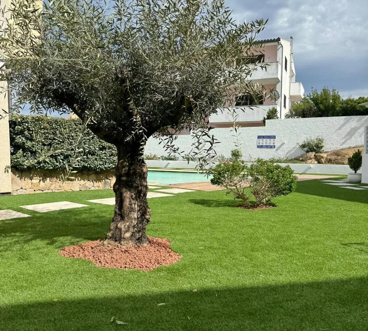 Cozy House With Garden & Pool Διαμέρισμα Palau